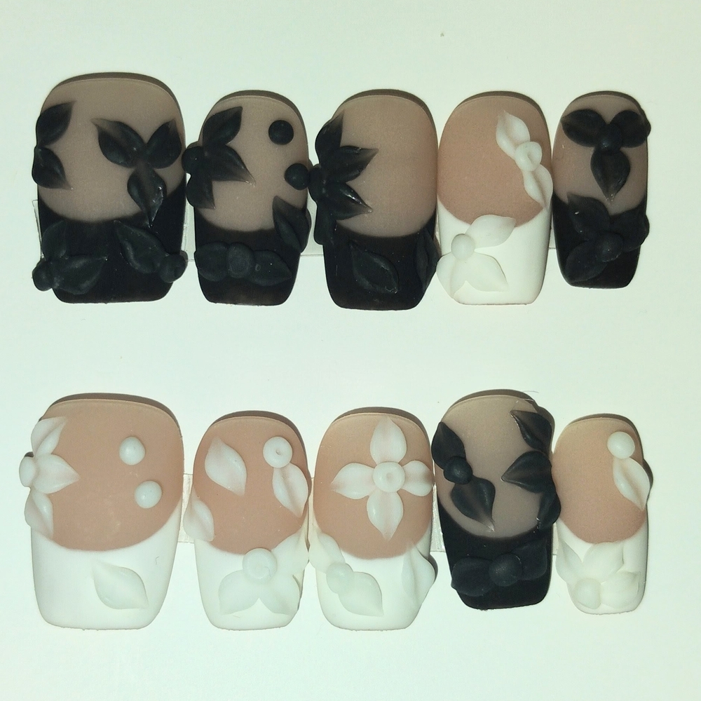 Elegant Black and White Floral Nail Art Set
